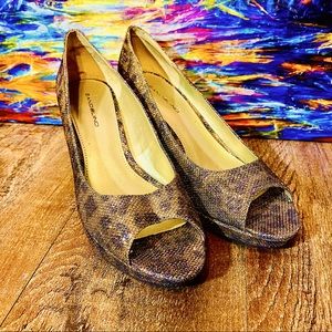 🐆 BANDOLINO: Mylah Peep-Toe Pump 🐆
